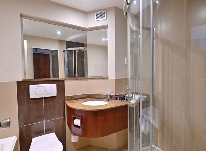 Bathroom 5, City Lodge Hotel Gqeberha, Nelson Mandela Bay
