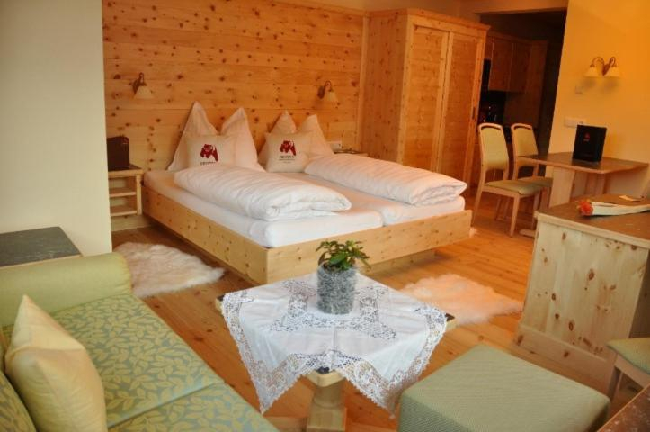 Bedroom 3, Grizzly Sport & Motorrad Resort, Tamsweg