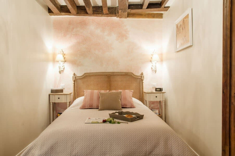 Room 3, Le Merlot du Marais - Pompidou, Paris