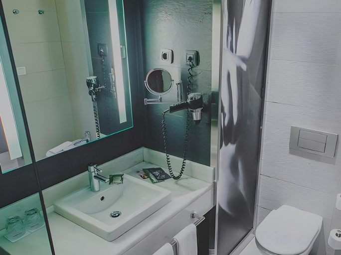 Bathroom 5, Occidental Castellana Norte Hotel, Madrid