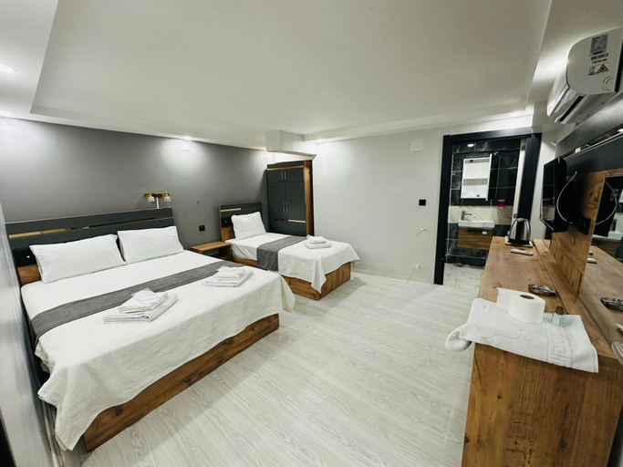 Others 3, Efehan Otel, Merkez