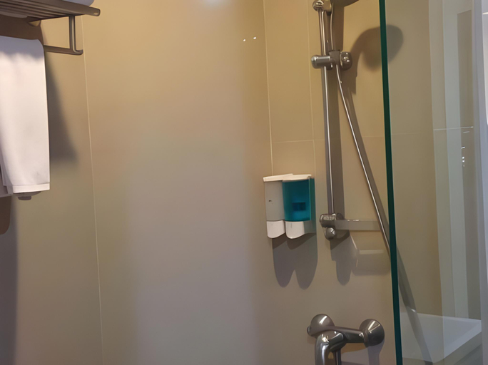 Bathroom 7