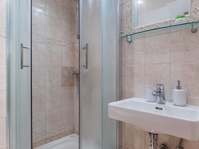 Bathroom 3, Apartments Ivana Old Town -Superior Studio - APT2, Dubrovnik