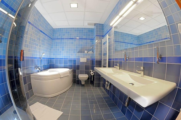 Bathroom 3, Hotel SOREA Regia, Bratislava