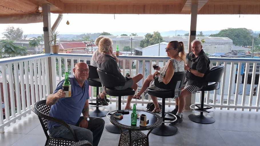 Terrace/patio 2, Vila Backpackers, Port Vila