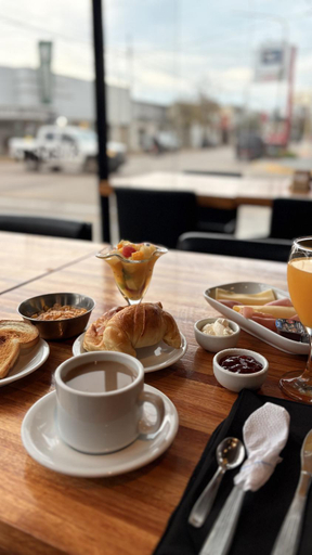 Food & Drinks