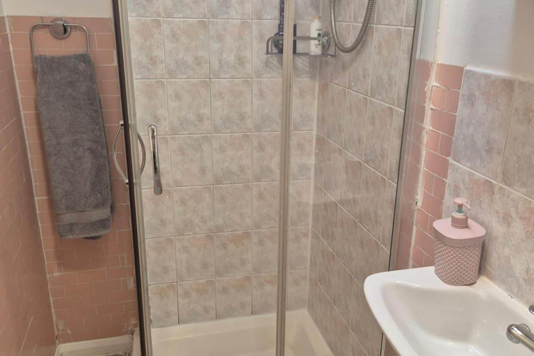 Bathroom, 1 Bed Apartment - Sleeps 4 - City Centre, Wolverhampton
