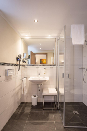 Bathroom 5, Hotel-Gasthof Hottl, Deggendorf