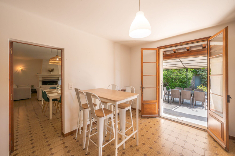 Room 2, Mas Lou Pitchoun Exceptional Villa Between the Alpilles and Avignon, Bouches-du-Rhône