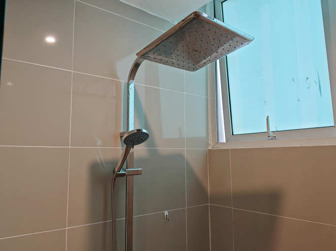 Bathroom 4, Sutera Avenue Rooftop Infinity Swimming Pool, Kota Kinabalu