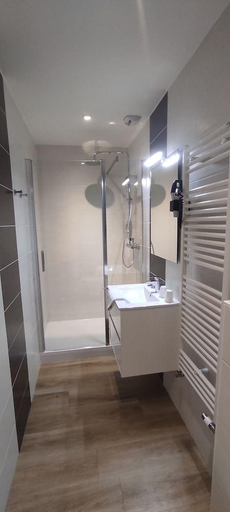 Bathroom 4, Hotel Villa Des 2 Caps, Pas-de-Calais