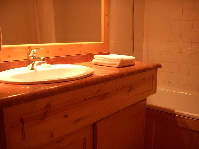 Bathroom 3, Hotel Le Pelvoux, Savoie