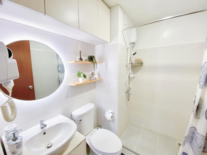 Bathroom 5, THE SUITE by The Hiltons, Bacolod City