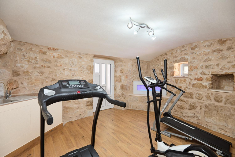 Fitness center 2, Villa Aguzin, Pojezerje