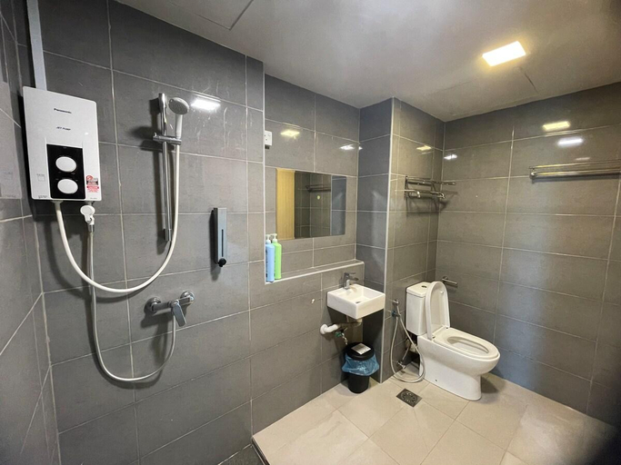 Bathroom, Imperium Residence Seaview Kuantan with Muji Style, Kuantan