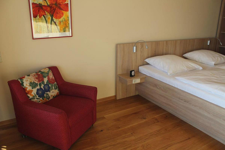 Bedroom 3, Burghotel Schone Aussicht Bauer GmbH, Rems-Murr-Kreis