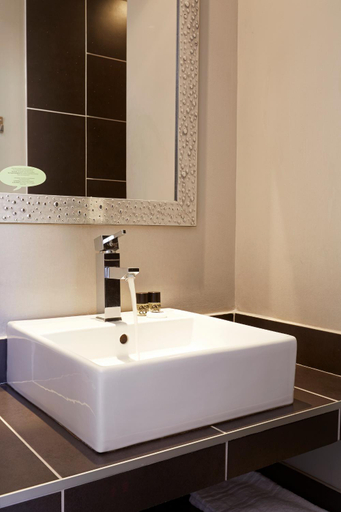Bathroom 4, Hotel Saint Sernin, Haute-Garonne