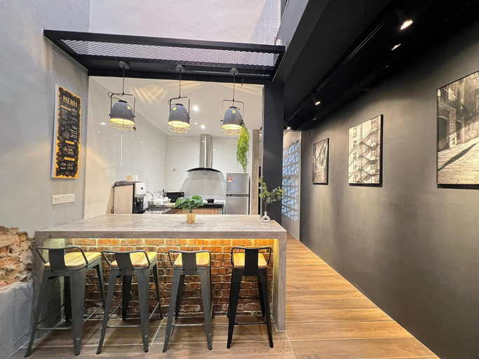 Food & Drinks 4, Galaria 4BR 17Pax NearTC, DinosaurLand, PS4, Netfx, Kuantan
