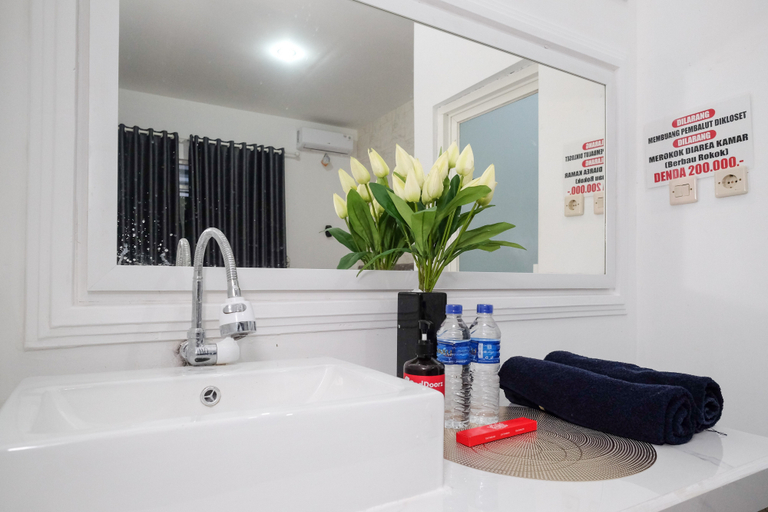 Bathroom 5, RedDoorz Syariah near Taruna Nusantara Magelang, Magelang
