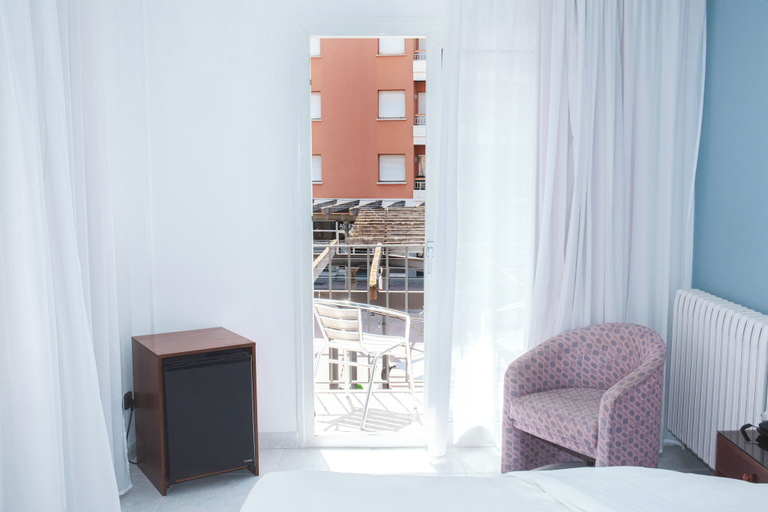 Bedroom 3, Hotel Plaça, Girona