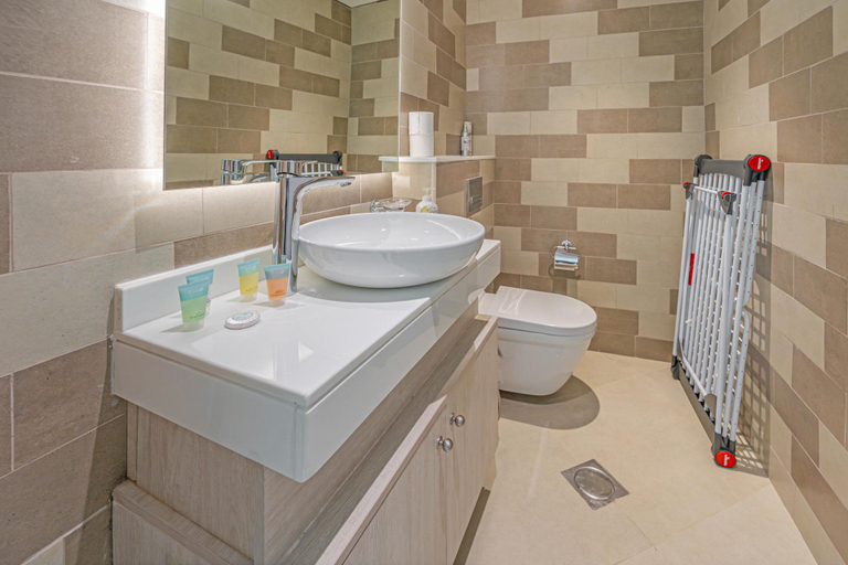 Bathroom 4, Beach access I Sea View I Infinity pool , Dubai