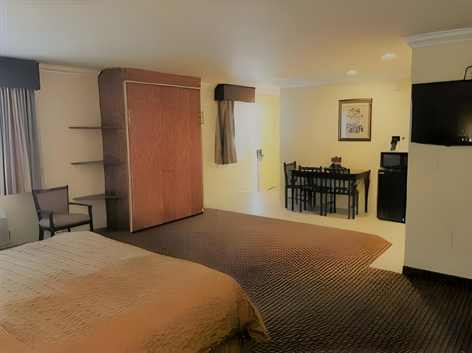 Bedroom 3, The Stargazer Inn and Suites, Monterey