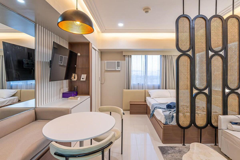 Others 3, 200mbps WiFi, Luxury condo near Ayala, Cebu City