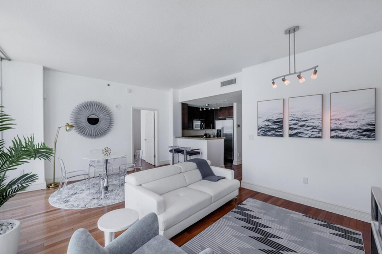 Room 2, Miami Beachfront Oceanview Condo, Miami-Dade