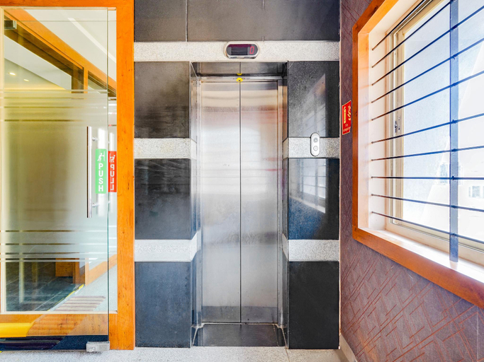 Others 4, Townhouse Ramamurthy Nagar West Formerly Phoenix Hotel, Bangalore