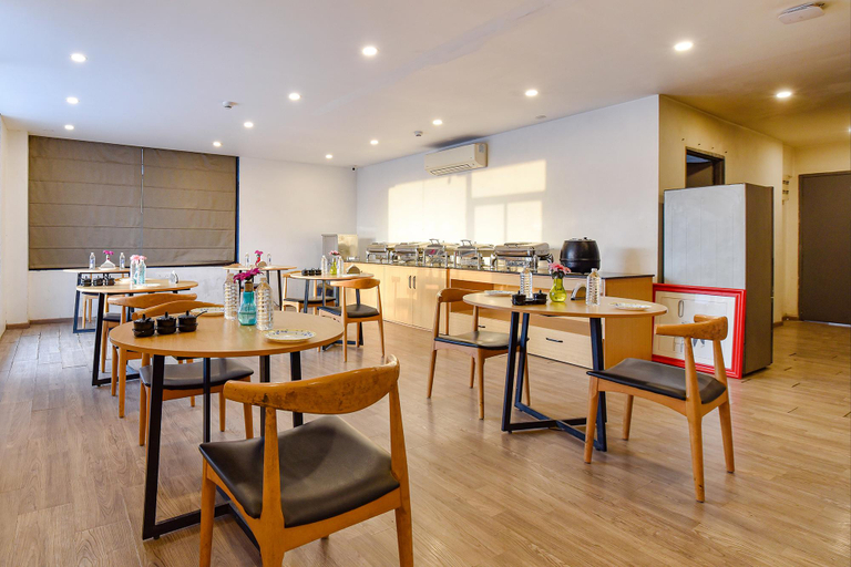Food & Drinks 3, NY Square, Ahmadabad
