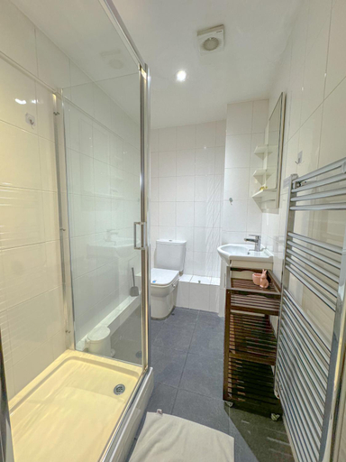 Bathroom, Gower street residences, London