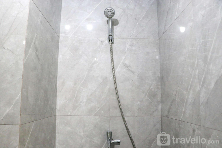 Bathroom 3, Cozy Comfort Stay Studio Sayana Bekasi By Travelio, Bekasi
