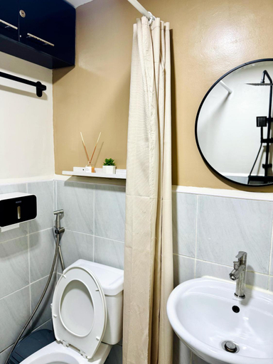Bathroom 2, Rhielle’s Staycation, Lapu-Lapu City