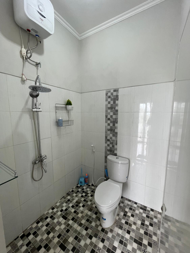 Bathroom, Villa Kandara Batu, Malang
