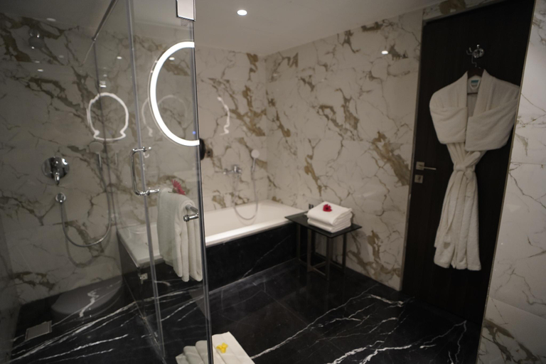Bathroom 5, Hotel SOOT, North 24 Parganas