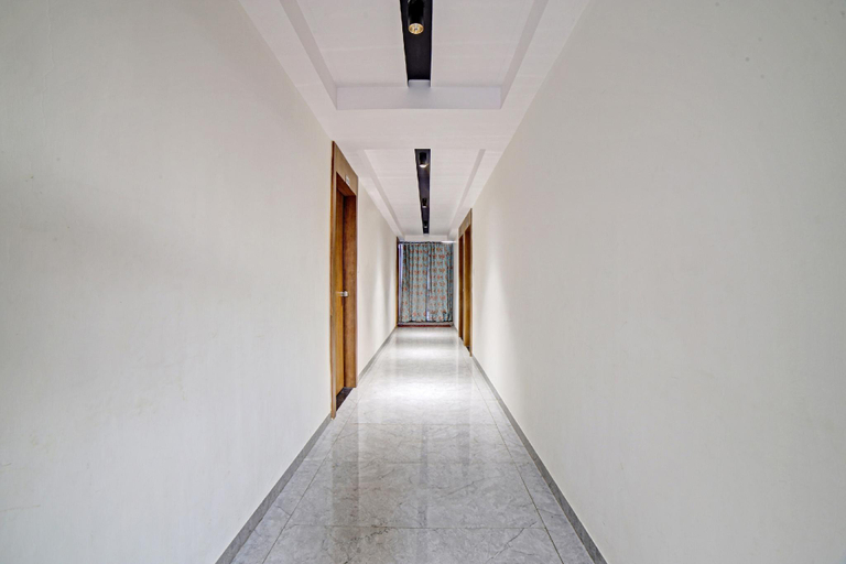 Public Area 2, HOTEL TAPOVAN IN, Gandhinagar