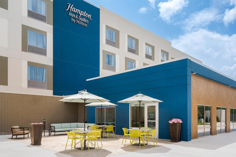 Exterior & Views 2, Hampton Inn & Suites Alpena, Alpena