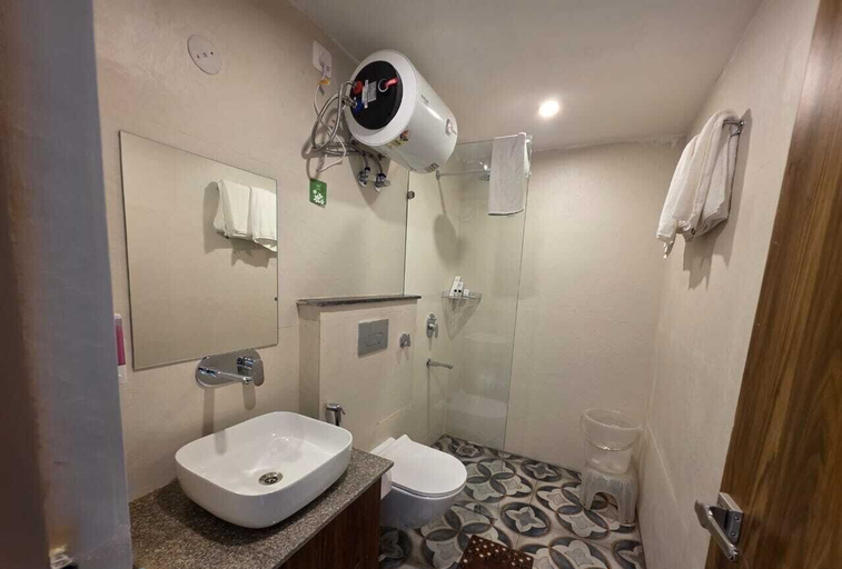 Bathroom 4, Hotel Shiva Yog Sthal, Garhwal