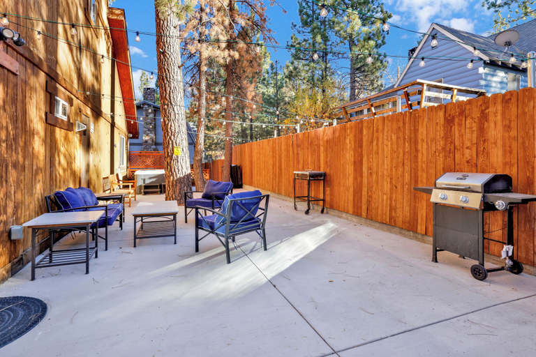 Food & Drinks, Temple Bear Chalet #2507, San Bernardino