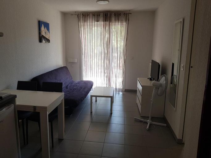 Others 3, appartement avec terrasse , jardinet et piscine, Pyrénées-Orientales