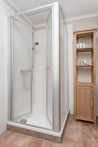 Others 4, Pension Adele - Ruhig, direkt am Elberadweg & Badesee mit Balkon, Dresden