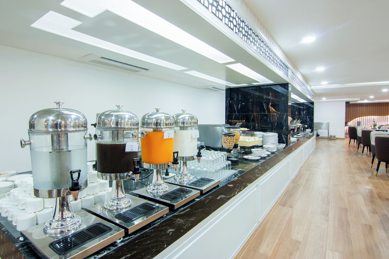 Food & Drinks 5, Golden Jomtien Beach Hotel, Pattaya