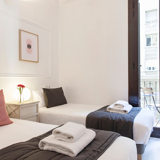 Room 3, Sagrada Familia Modern ART APT Wi-fi AC Smart TV By Myrentalhost, Barcelona