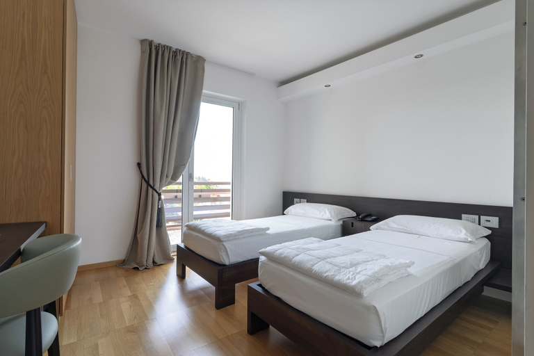 Bedroom 4, Hotel Pineta, Verona