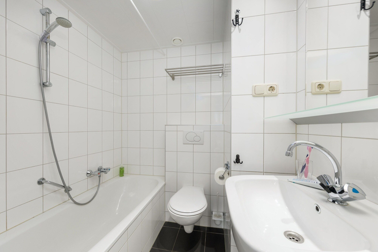 Bathroom, Apartment on Texel Near De Koog Beach, Texel