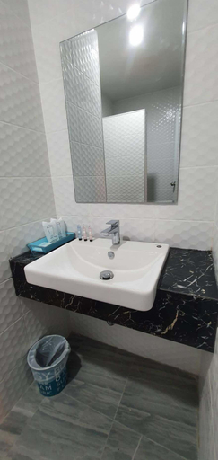 Bathroom 3, Tripper Hotel, Muang Ubon Ratchatani