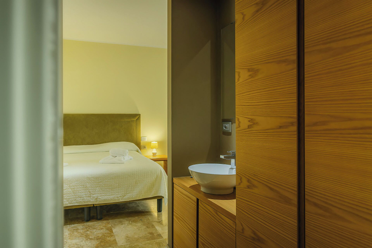 Bedroom 2, Toscana Biovillage - Cottage con Vasca Idromassaggio solo su Richiesta, Livorno
