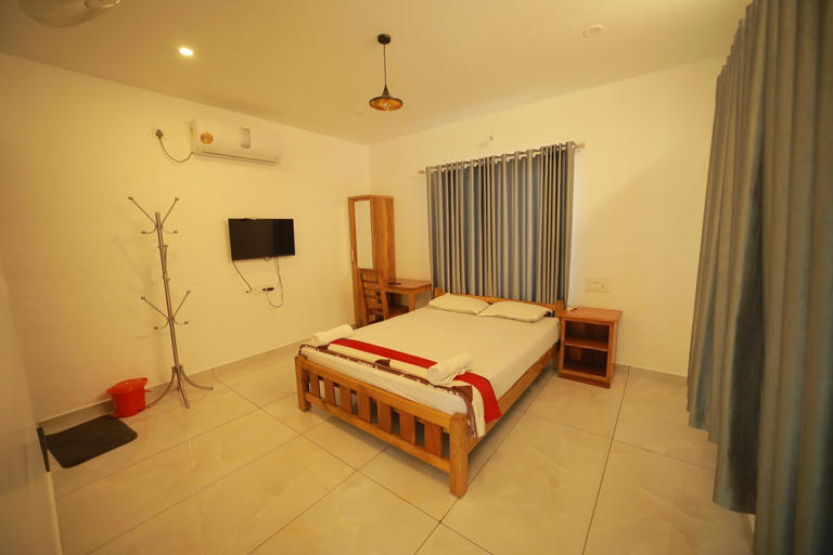Food & Drinks 2, Prakruthi Residency Munroeisland, Kollam