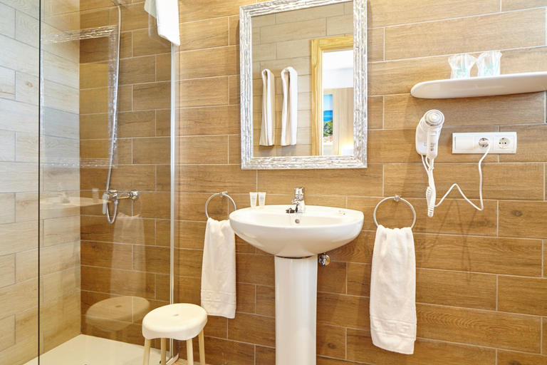 Bathroom 5, Hotel Ses Savines, Baleares