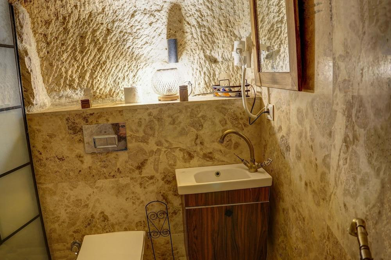 Bathroom 5, Saliche Cave Suite, Nevşehir